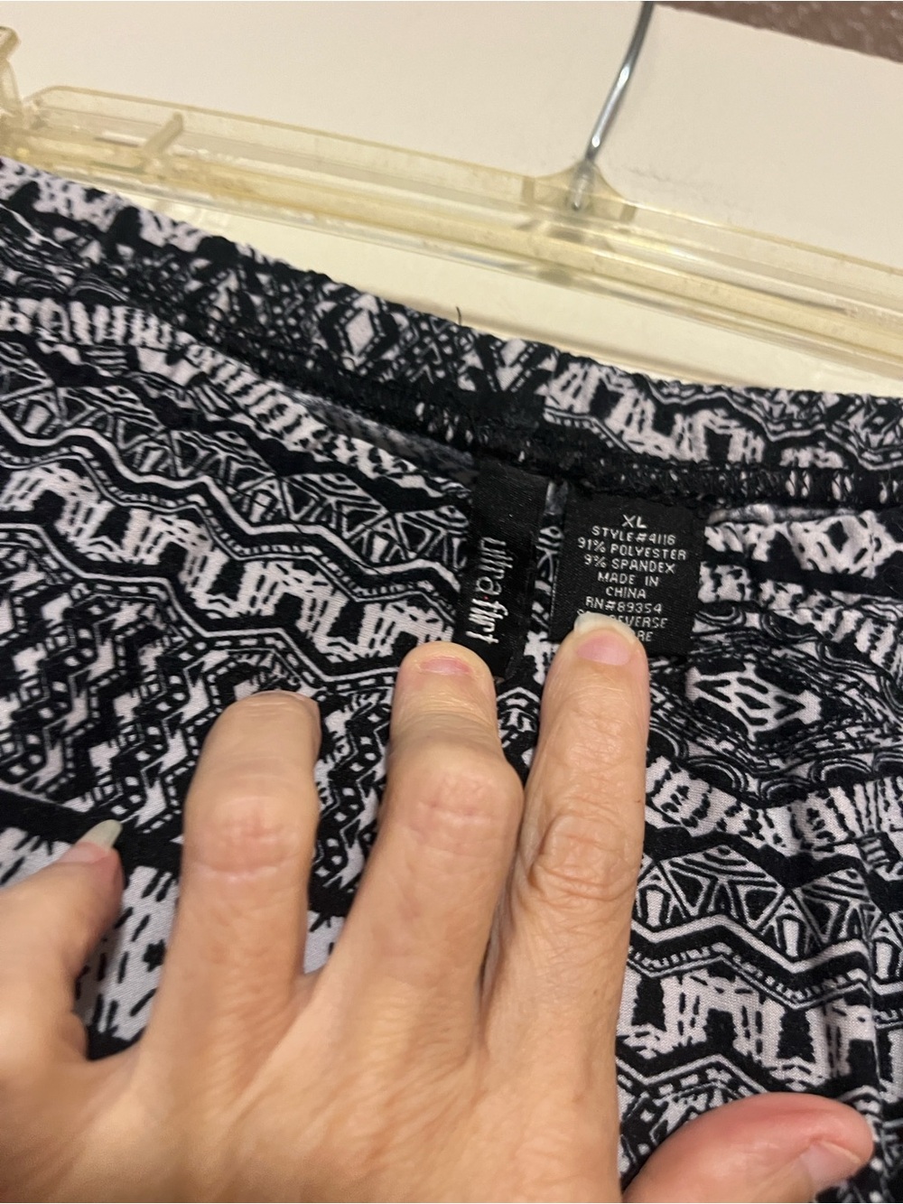 Ultra Flirt Women’s Soft Black & White Patterned Leggings - Picture 2 of 3